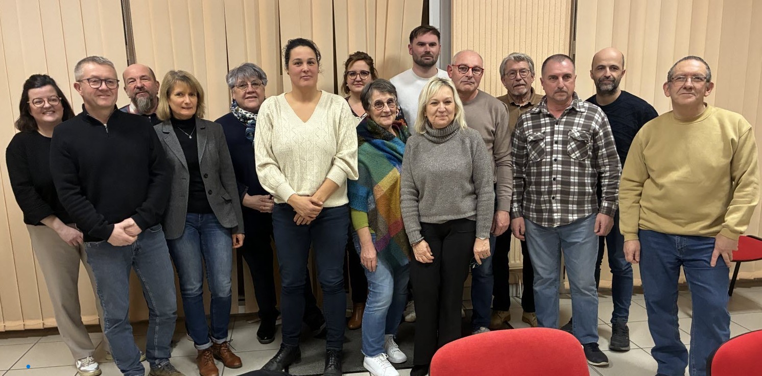 mathilde-chalumeau-a-presente-la-liste-qu-elle-menera-aux-municipales-(deux-personnes-absentes-pour-raisons-professionnelles)-photo-patrick-dubois-1769363474